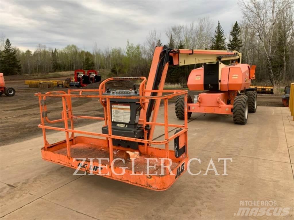 JLG 800AJ Karos emelők