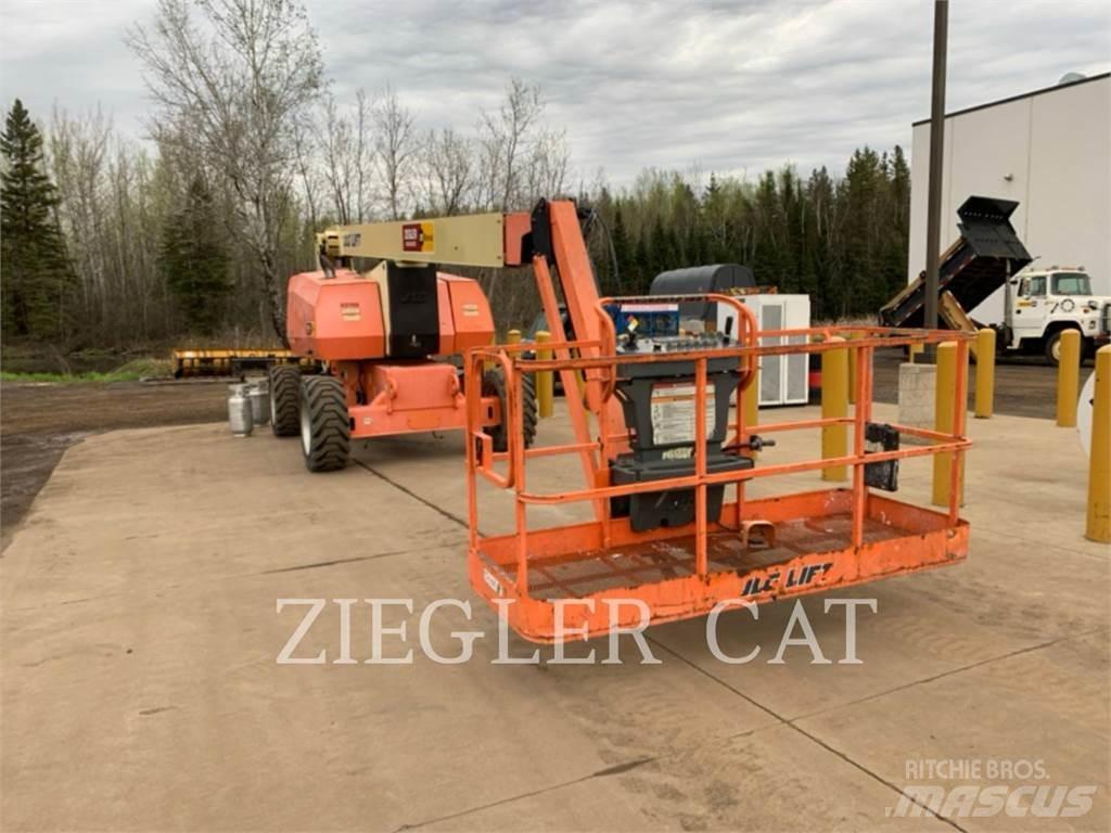 JLG 800AJ Karos emelők