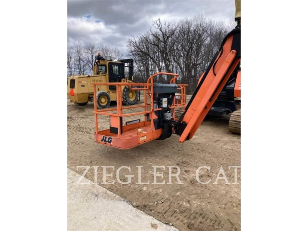 JLG 800AJ Karos emelők