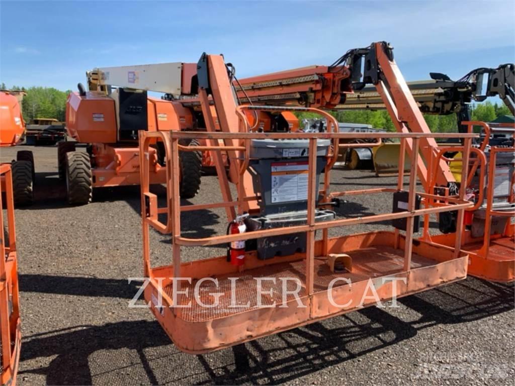 JLG 800AJ Karos emelők