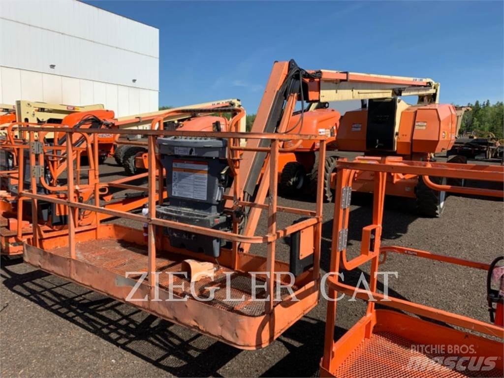 JLG 800AJ Karos emelők
