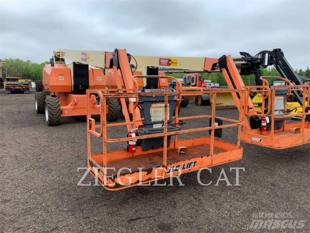 JLG 800AJ Karos emelők