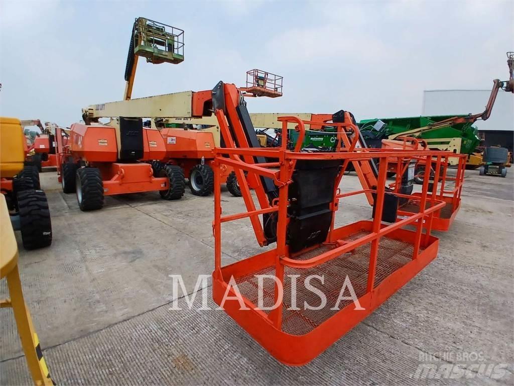 JLG 800AJ Karos emelők