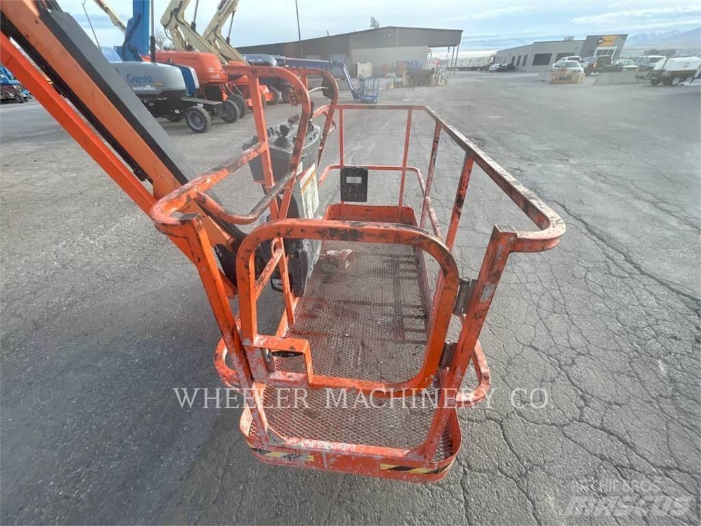 JLG 800AJ SP Karos emelők