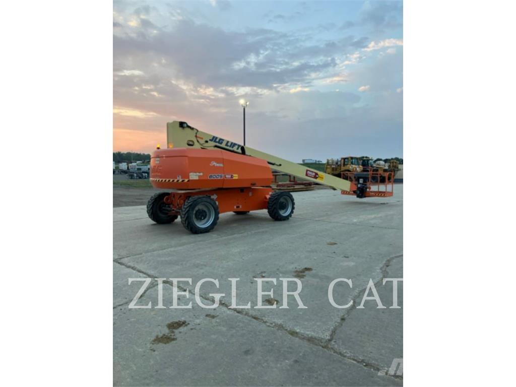 JLG 800S Karos emelők