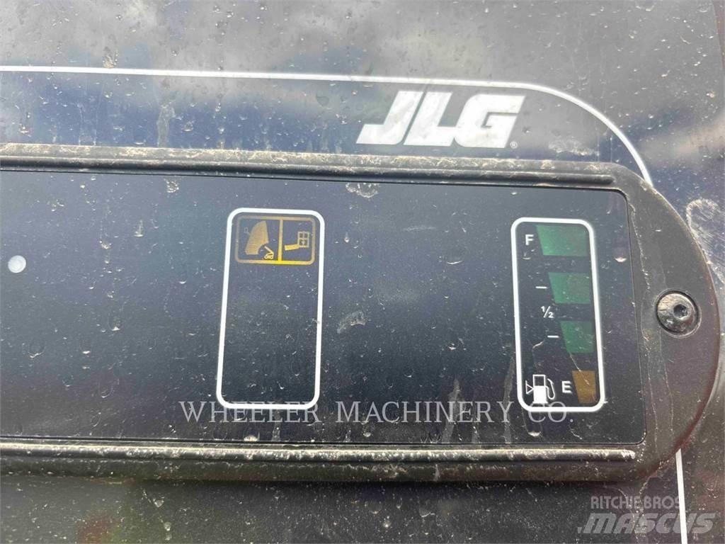 JLG 860SJ Karos emelők