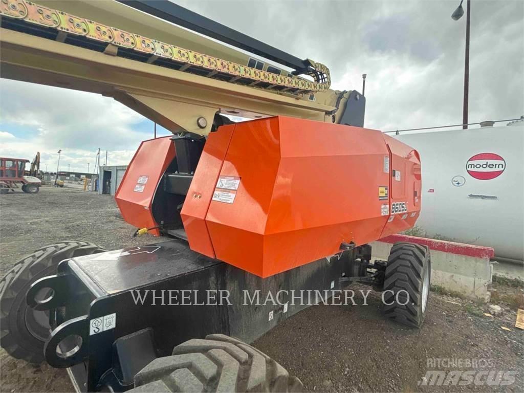 JLG 860SJ Karos emelők
