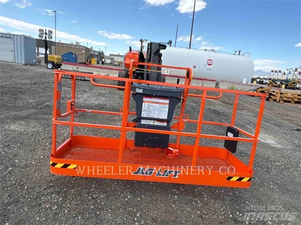 JLG 860SJ Karos emelők