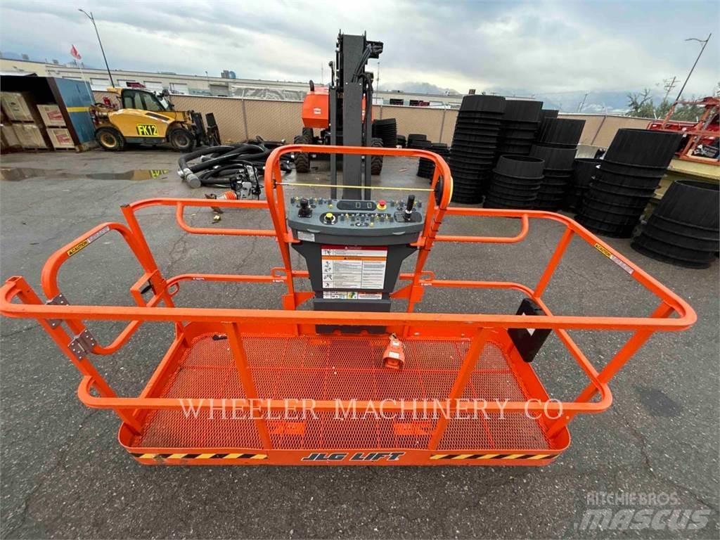 JLG 860SJ Karos emelők
