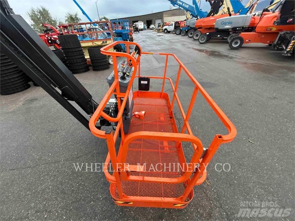 JLG 860SJ Karos emelők