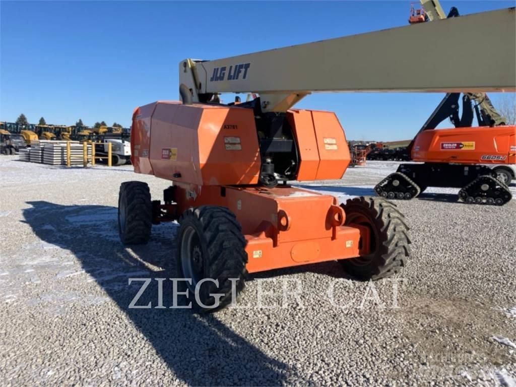JLG 860SJ Karos emelők
