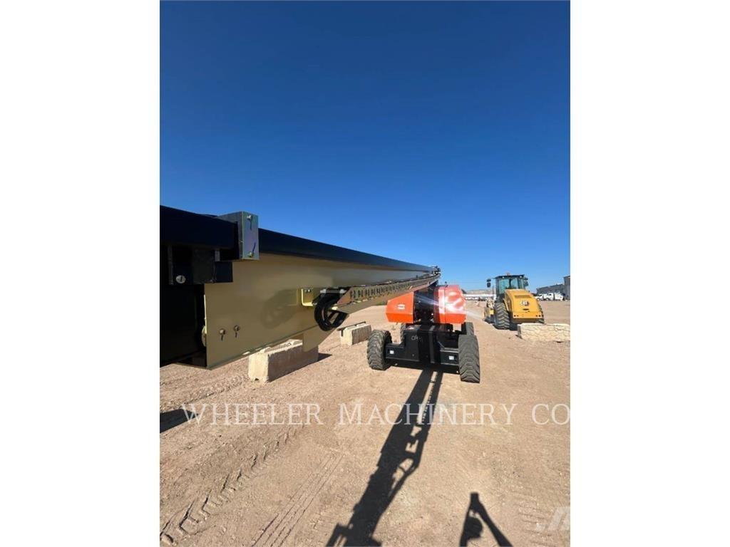 JLG 860SJ Karos emelők