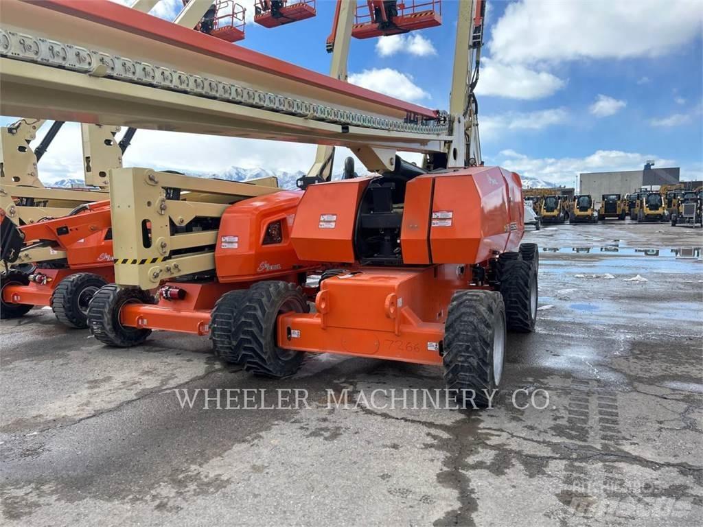 JLG 860SJ SP Karos emelők