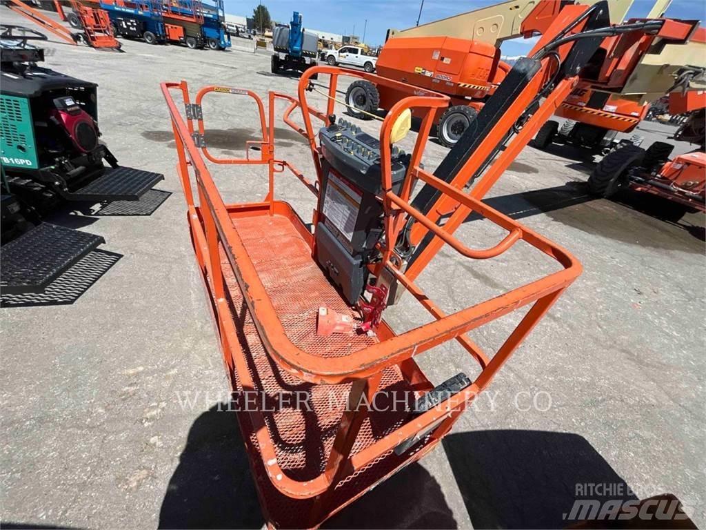 JLG 860SJ SP Karos emelők