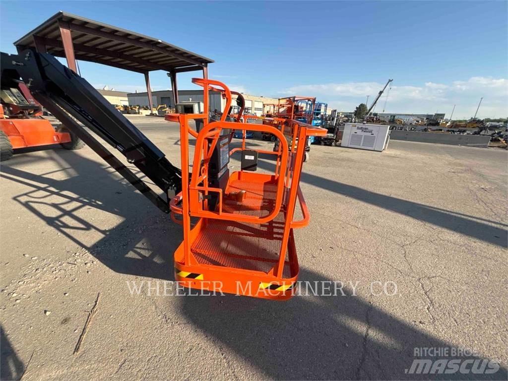 JLG 860SJ SP Karos emelők