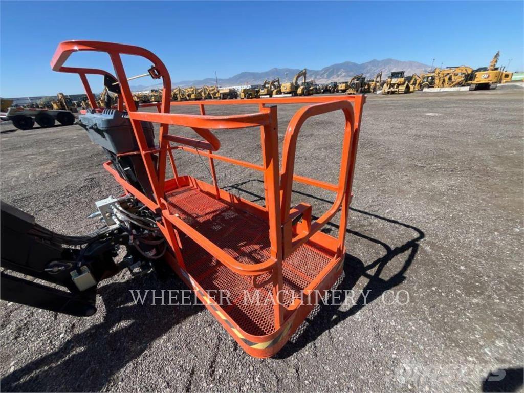 JLG 860SJ SP Articulated boom lifts