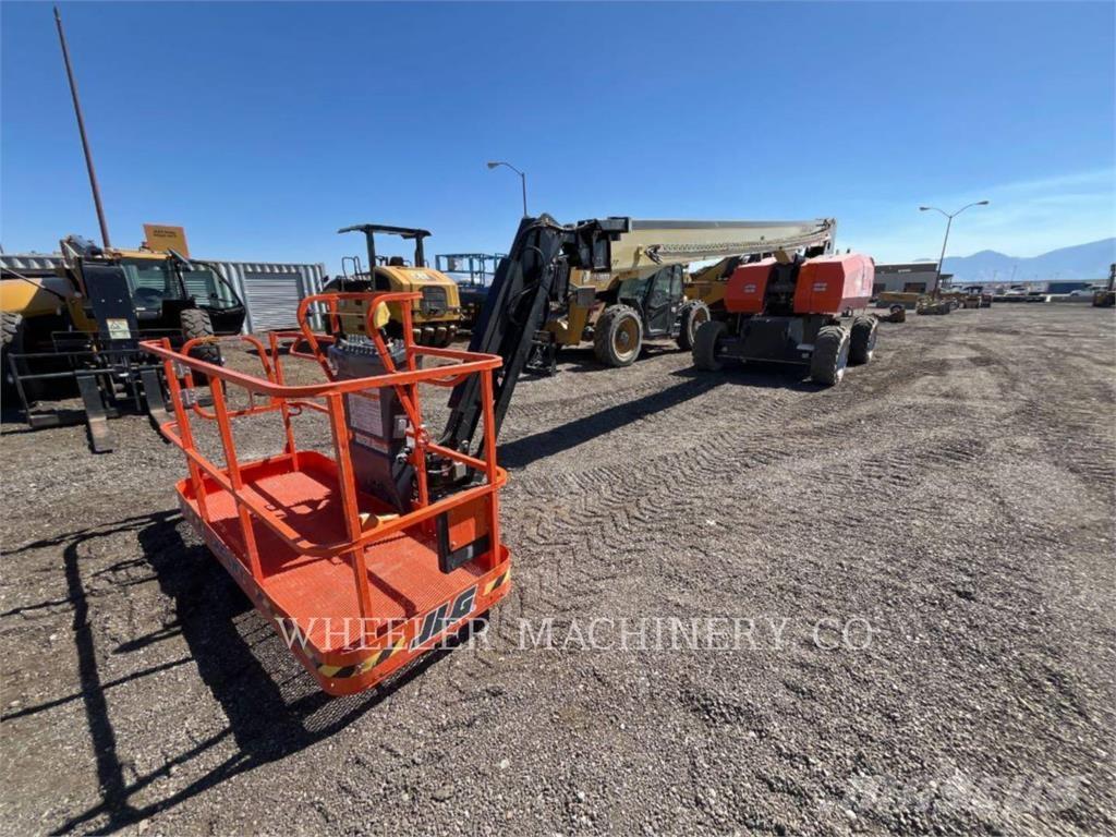 JLG 860SJ SP Articulated boom lifts