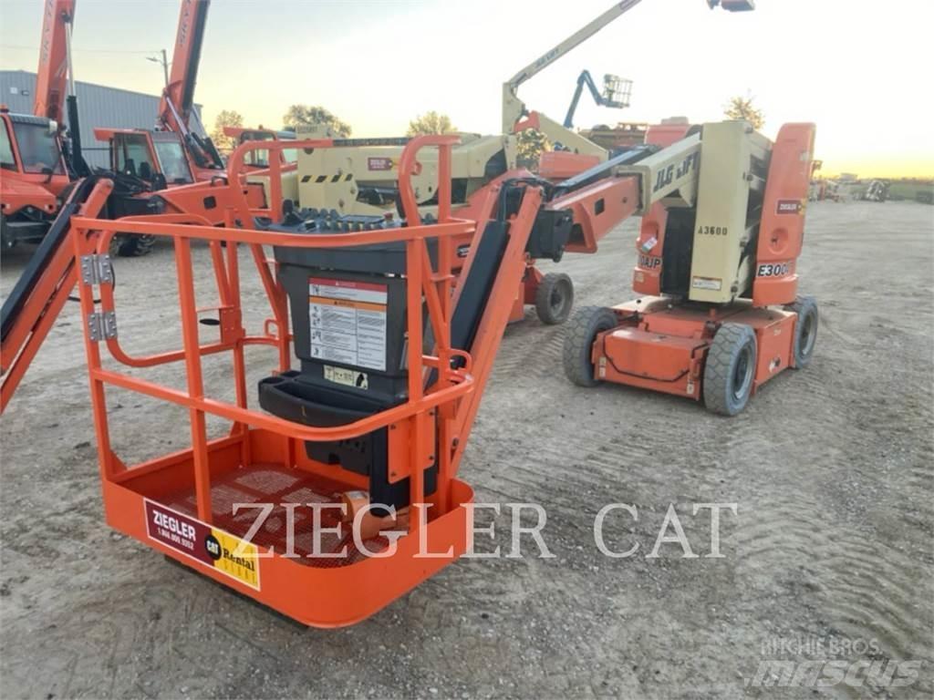 JLG E300AJP Karos emelők