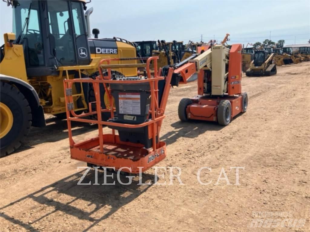 JLG E300AJP Karos emelők