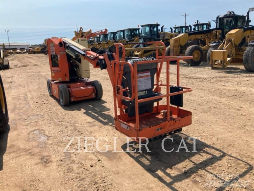 JLG E300AJP Karos emelők