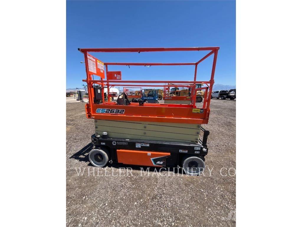 JLG ES2632 Ollós emelők