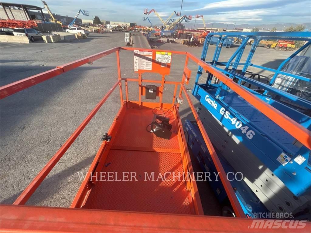JLG ES2646 Ollós emelők