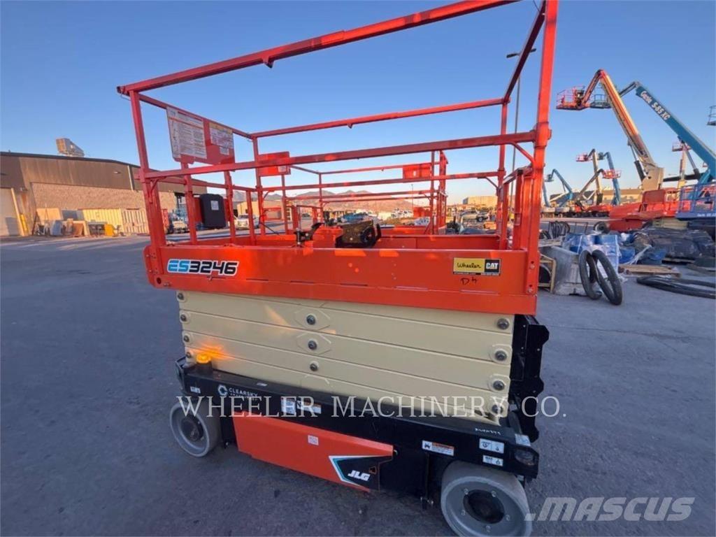 JLG ES3246 Ollós emelők
