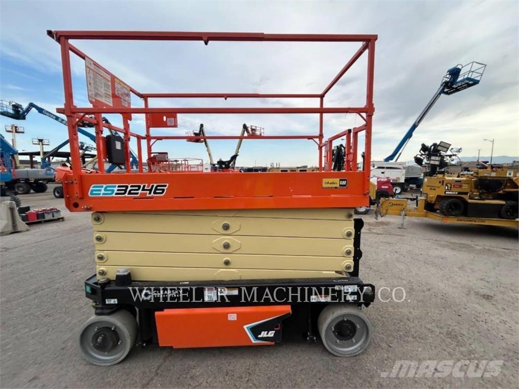 JLG ES3246 Ollós emelők