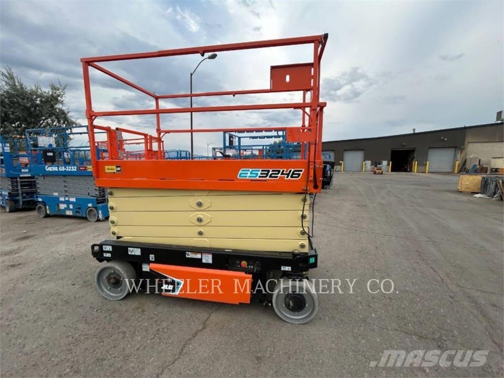 JLG ES3246 Ollós emelők