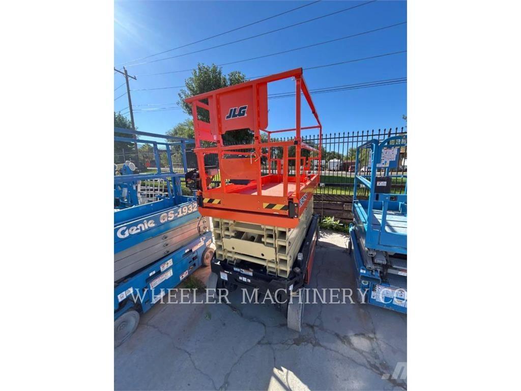 JLG ES3246 Ollós emelők