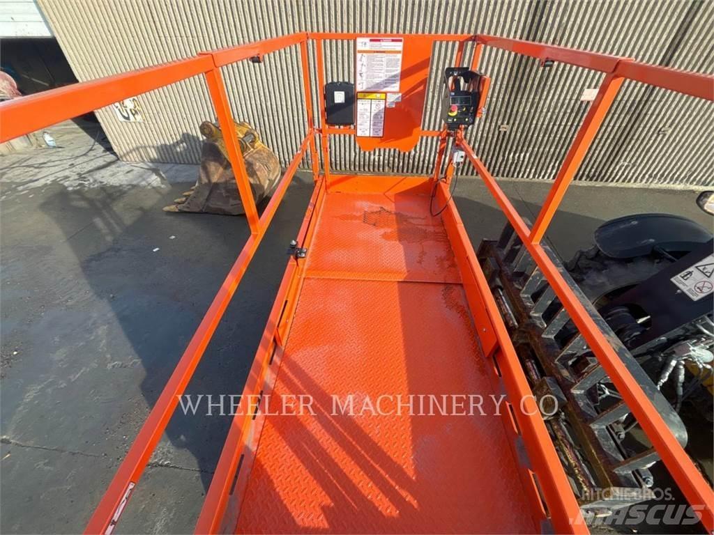 JLG R4045 Ollós emelők