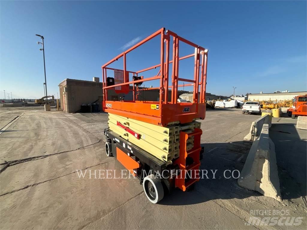 JLG R4045 Ollós emelők
