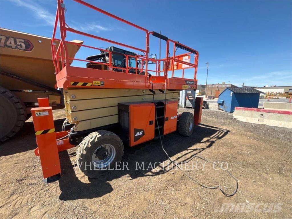 JLG RT4394 Ollós emelők