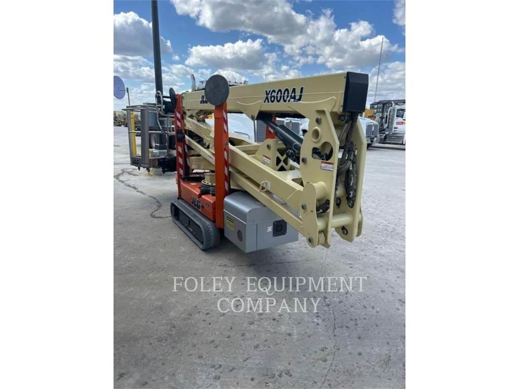 JLG X600AJ Karos emelők