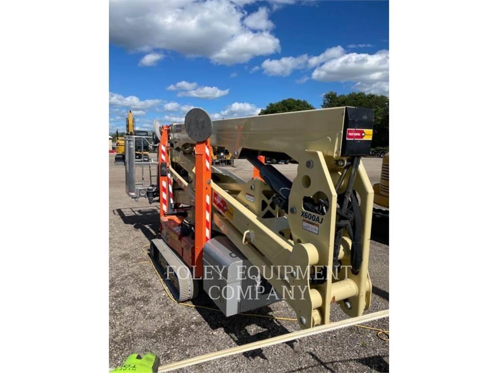JLG X600AJ Karos emelők