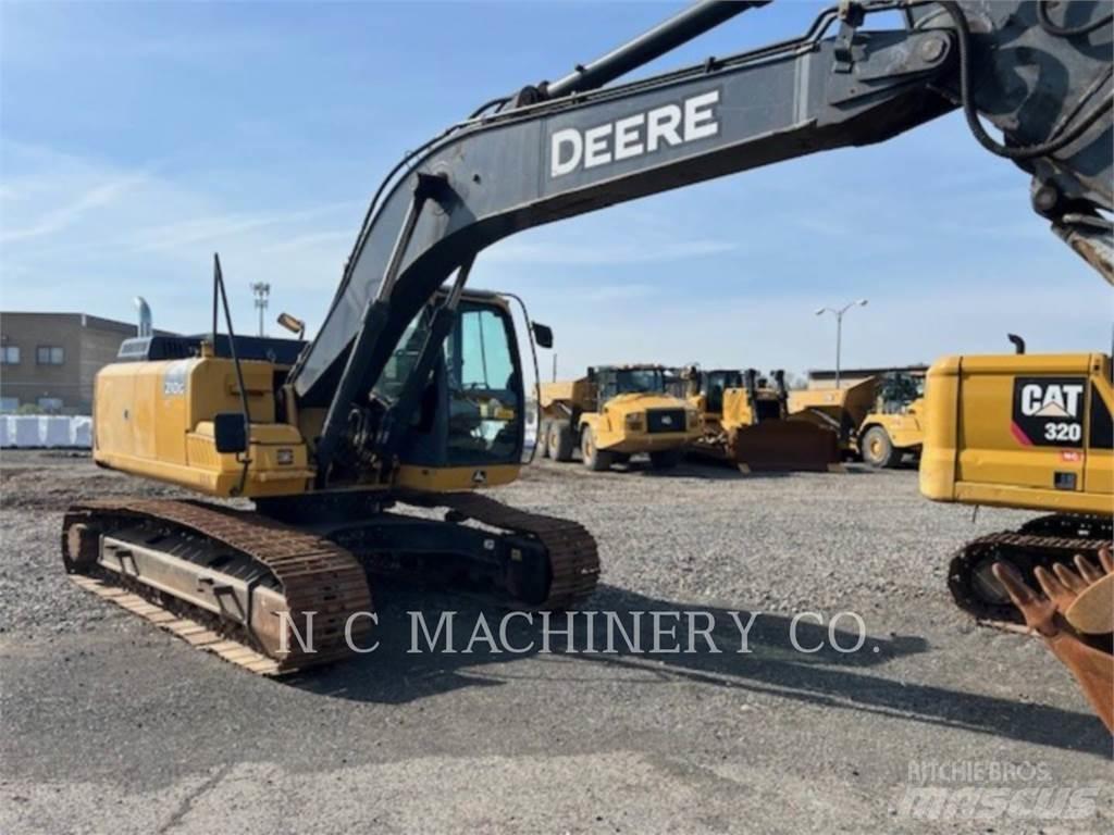 John Deere 210G Lánctalpas kotrók
