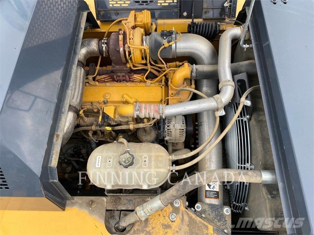 John Deere 210G Lánctalpas kotrók