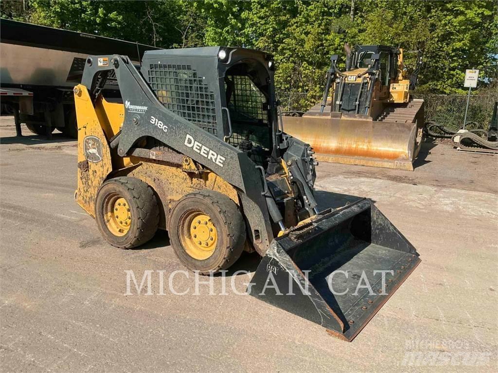 John Deere 318G Kompaktrakodók
