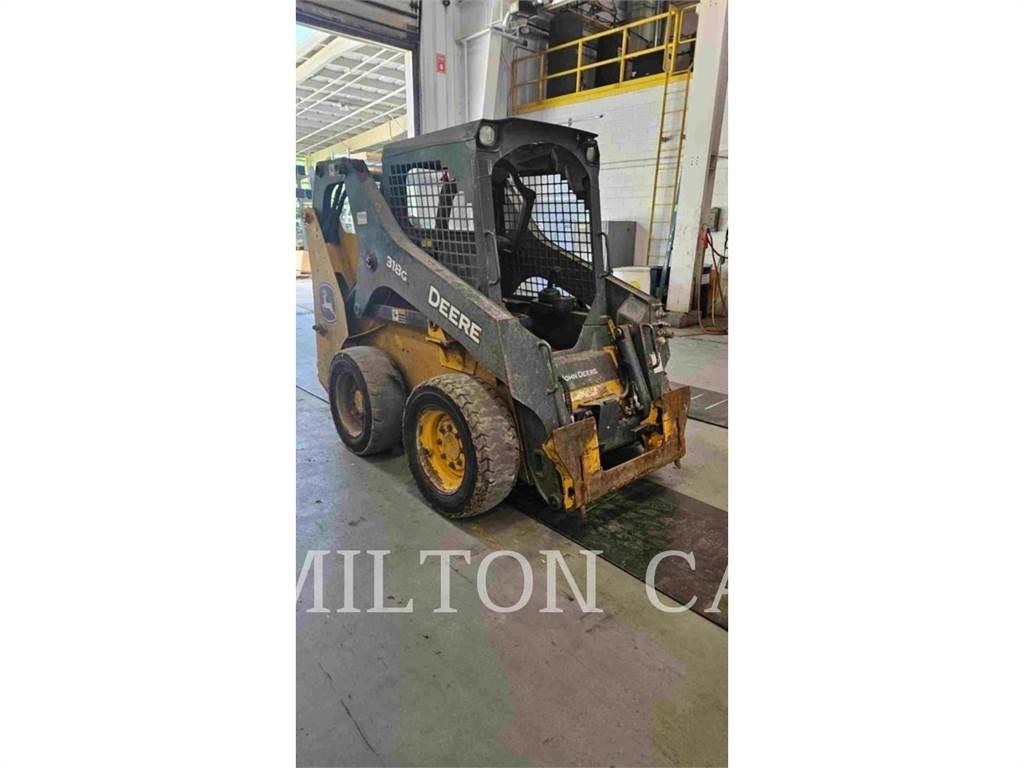John Deere 318G Kompaktrakodók