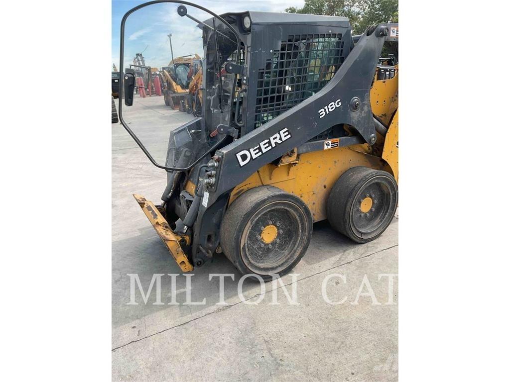 John Deere 318G Kompaktrakodók