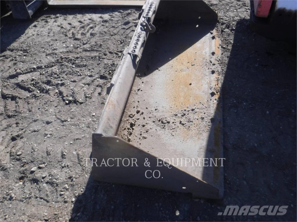 John Deere 320E Kompaktrakodók