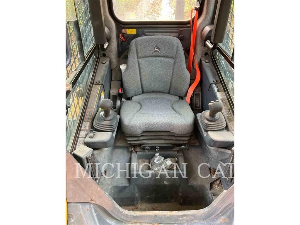 John Deere 325G Lánctalpas homlokrakodók