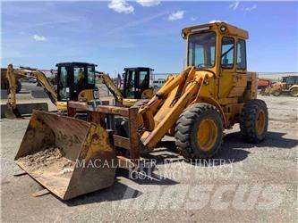 John Deere 444 Gumikerekes homlokrakodók