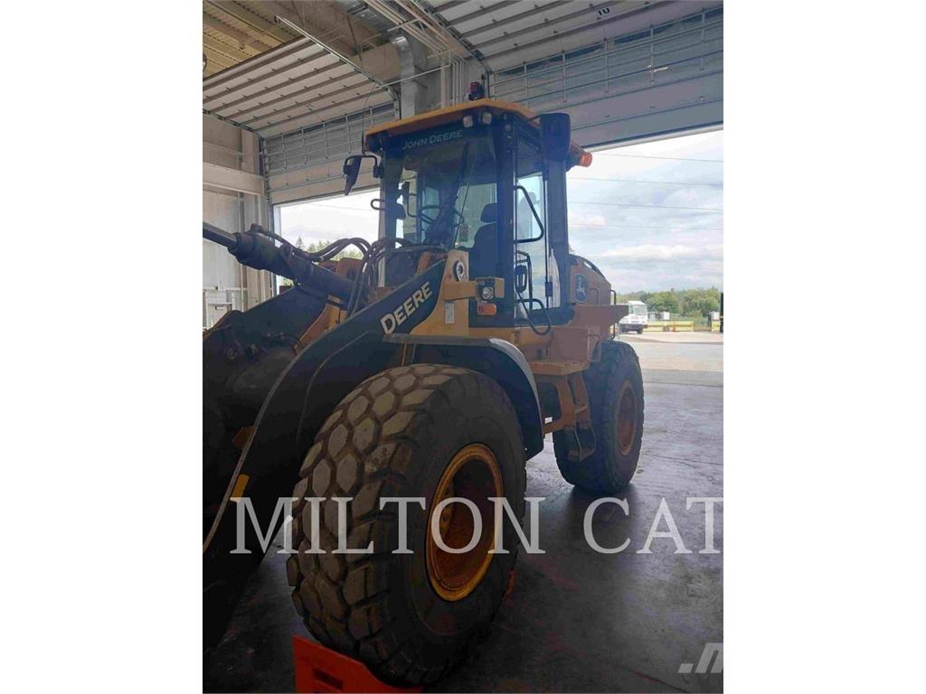 John Deere 524P Gumikerekes homlokrakodók
