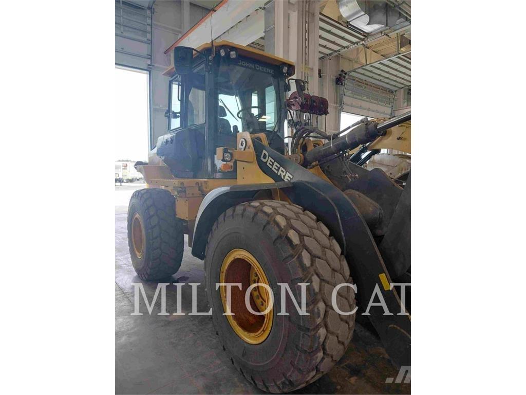John Deere 524P Gumikerekes homlokrakodók