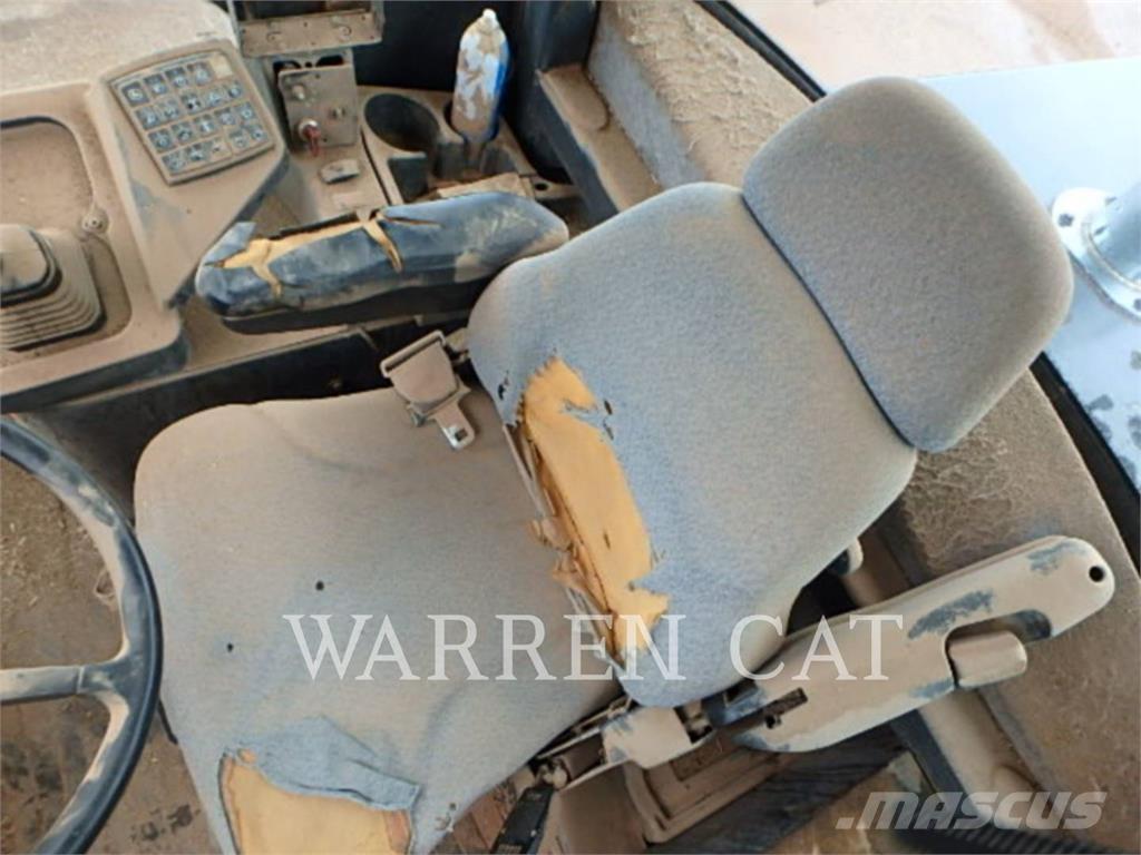 John Deere 544 Gumikerekes homlokrakodók