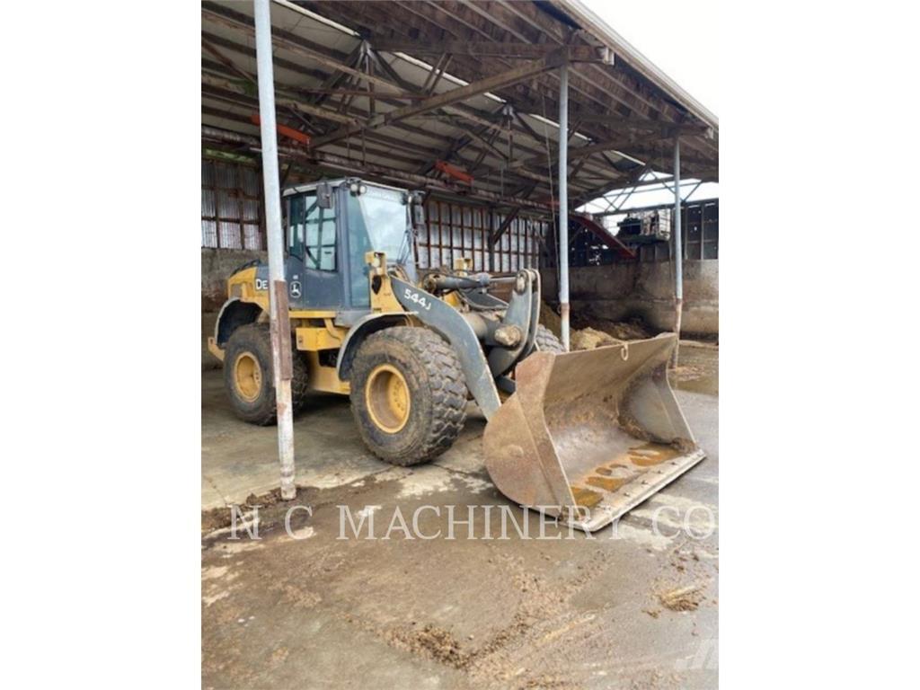 John Deere 544J Gumikerekes homlokrakodók