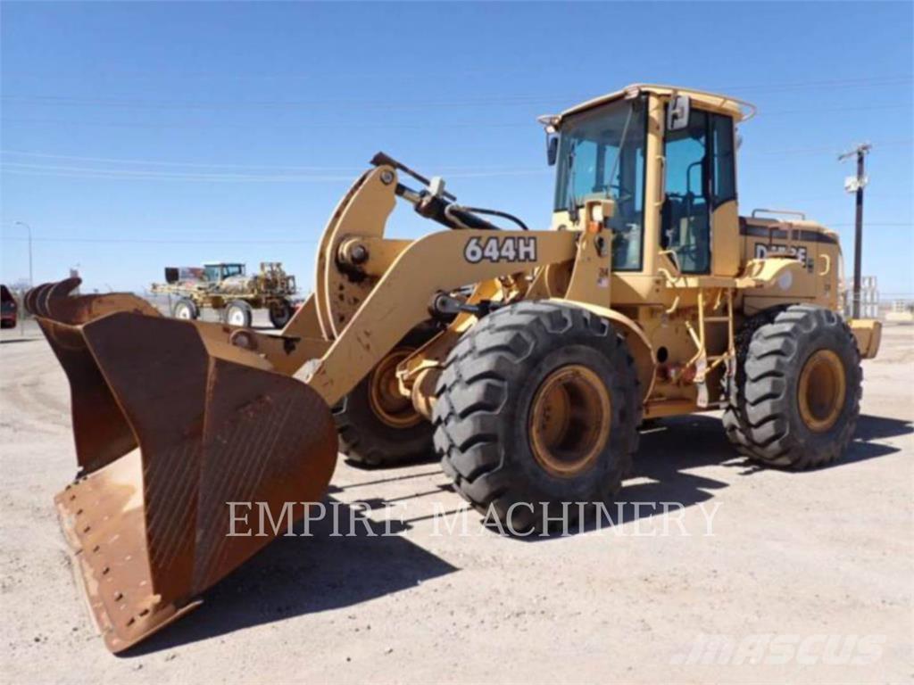 John Deere 644H Gumikerekes homlokrakodók