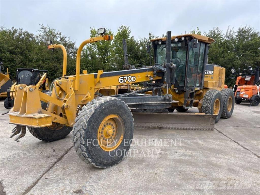 John Deere 670 Gréderek