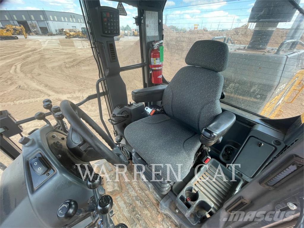 John Deere 670 Gréderek